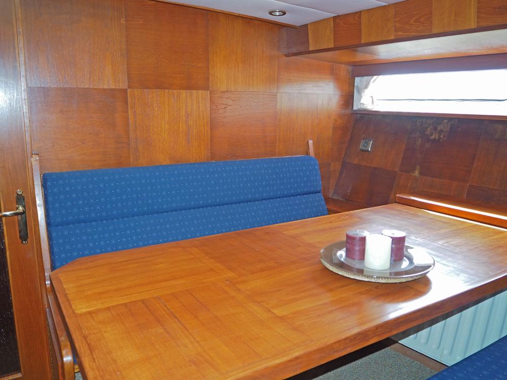 Vorschiff, Innenausstattung